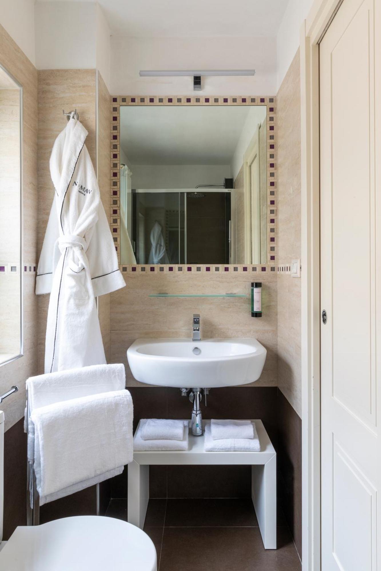 Naman Hotellerie - Spagna โรม ภายนอก รูปภาพ
